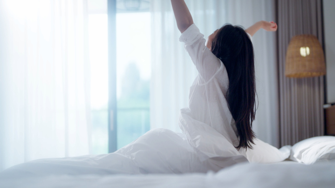 都市情感剧场：深夜食堂的邂逅与告别